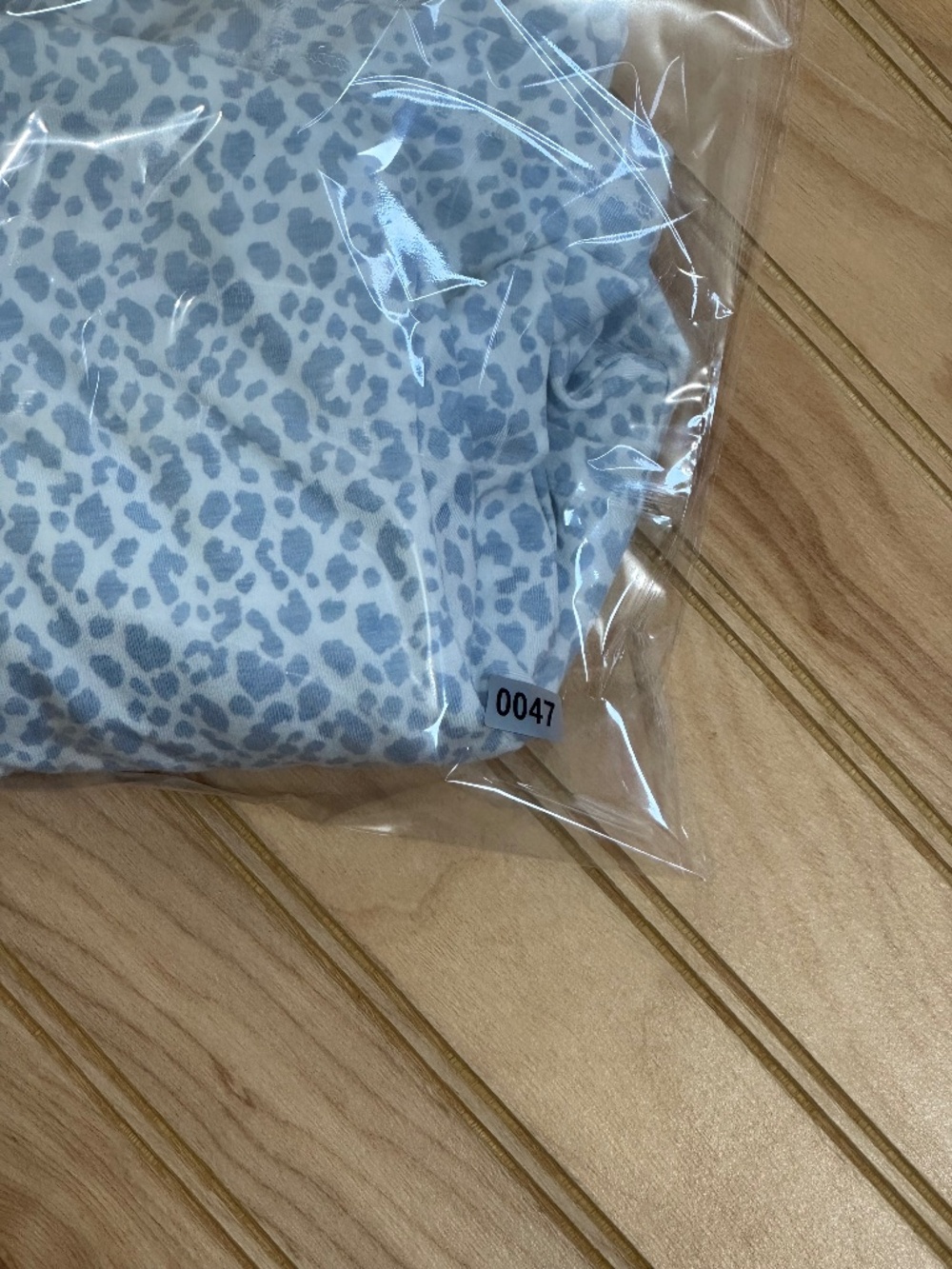TASC Blue Leopard Performance 1/4 zip pullover - Picture 7 of 7